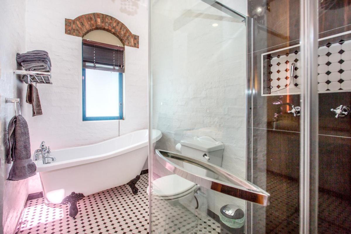 Sunset Beach Holiday Accommodation Cape Town Exterior photo